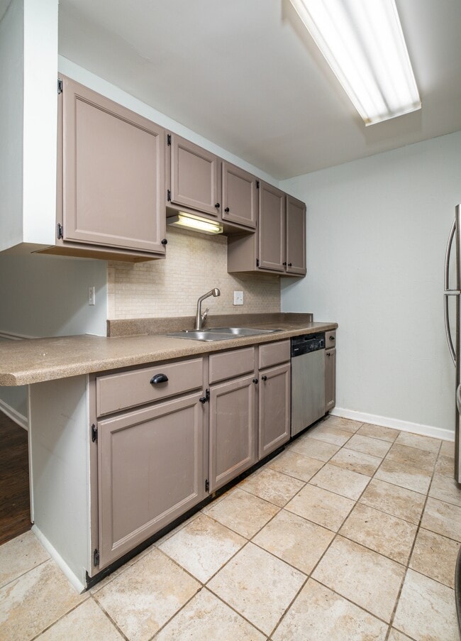 Building Photo - 928 Chip Cove Ln