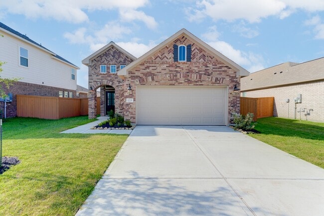 Primary Photo - 1225 Red Hills Dr