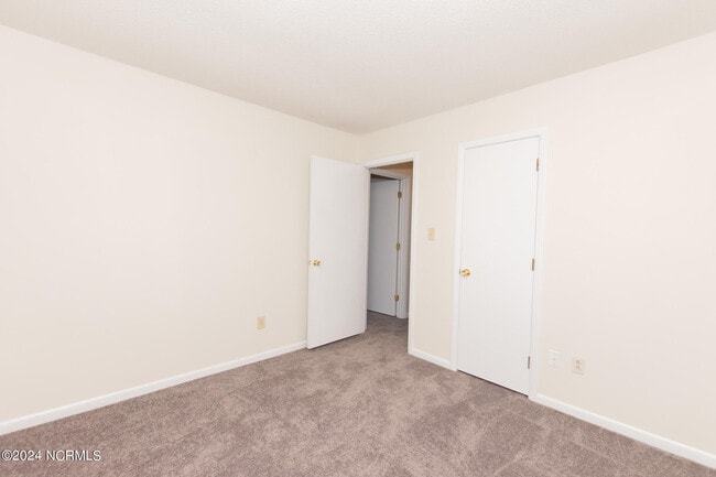 Building Photo - 111 Cherrywood Ct