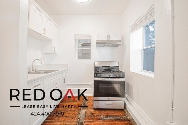 Building Photo - 915 S Carondelet St