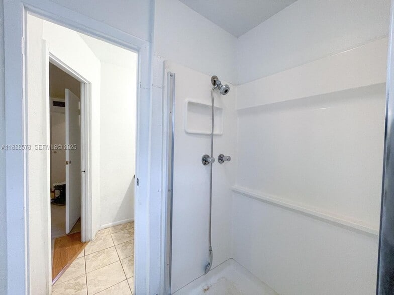 Building Photo - 5970 NW 28th St