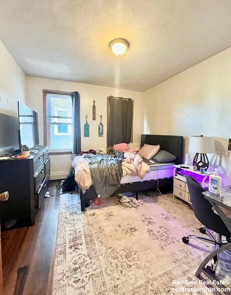 Building Photo - 203 Hillside St