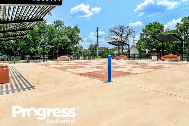 Building Photo - 251 Flora Dr