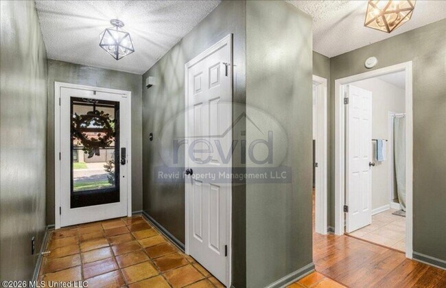Building Photo - 7194 Atterbury Cir E
