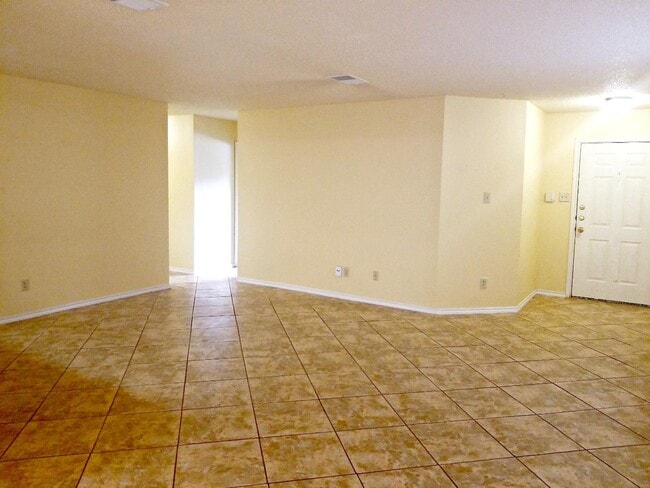 Building Photo - 12019 Vintage Point