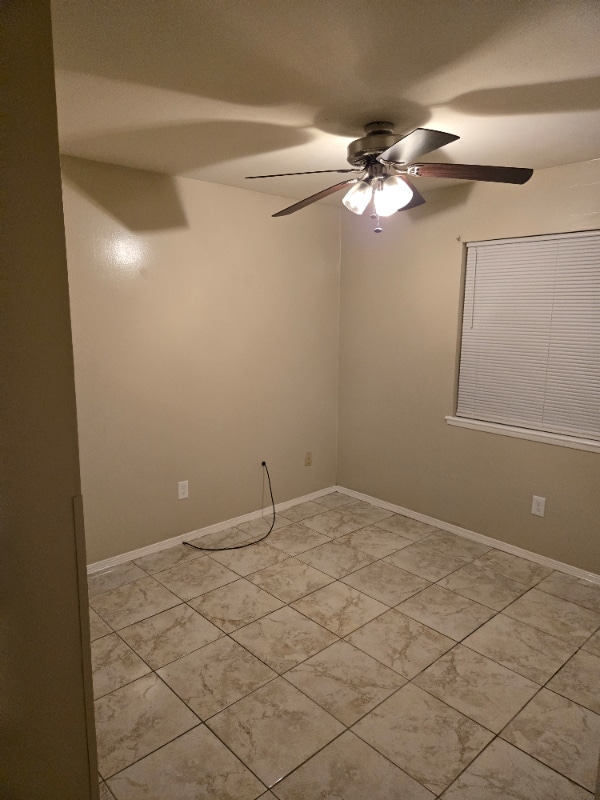 Building Photo - 428 Holy Cross Pl