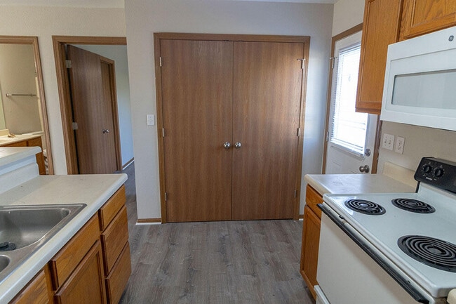 Building Photo - 1507 Native Dancer Ct