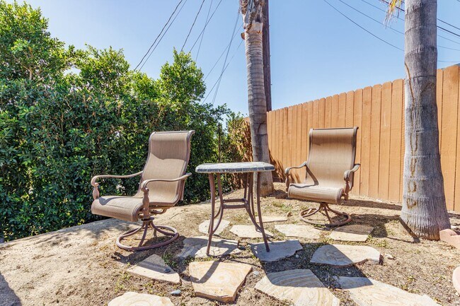 Building Photo - Beautifully Renovated 3-Bedroom Home in Pr...