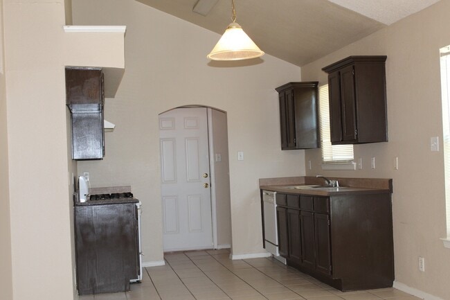 Building Photo - Two Story Home in Socorro