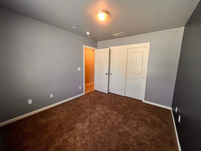 Building Photo - 2307 Tahoe Ave