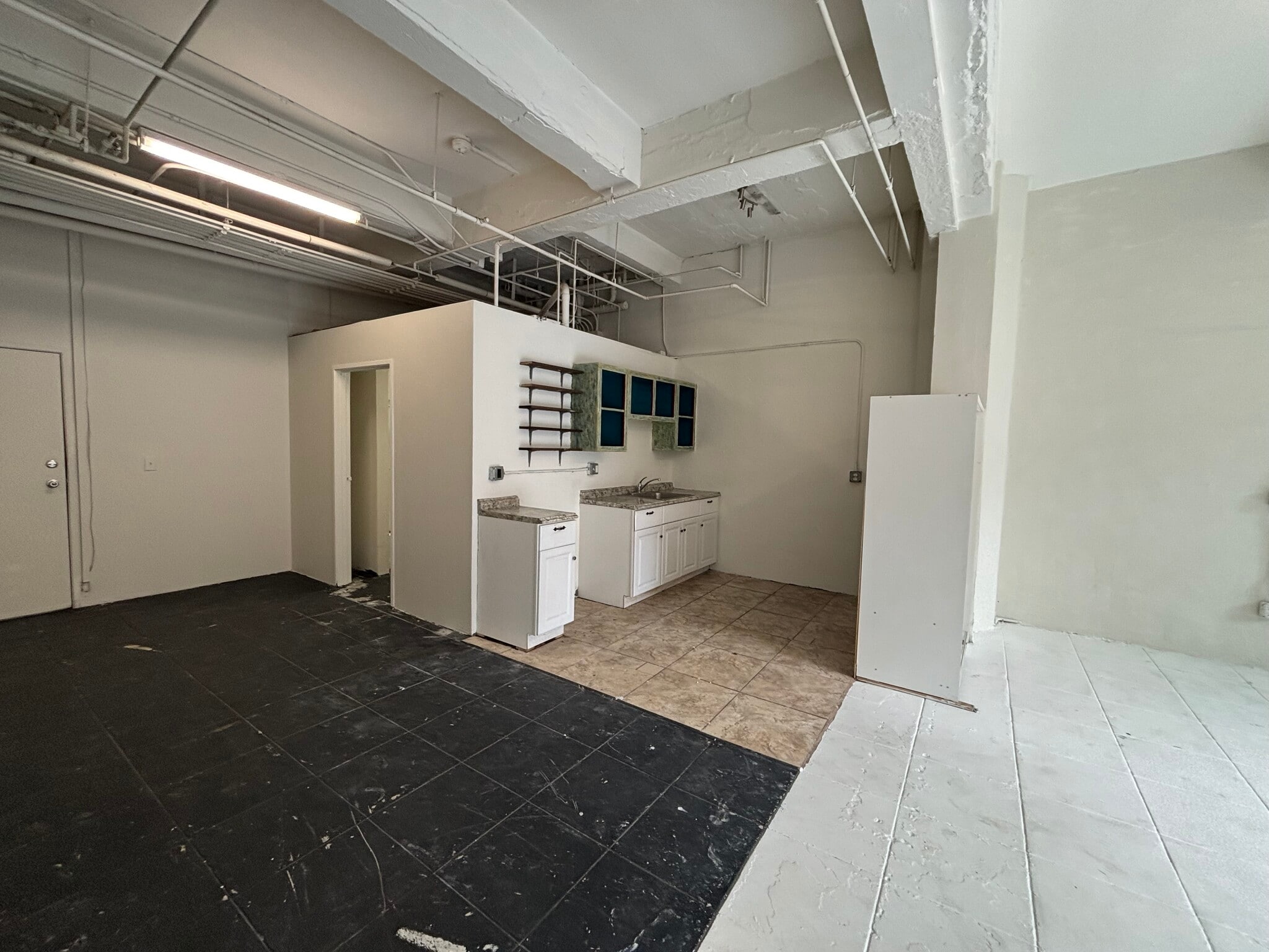  - 725-729 S Spring St