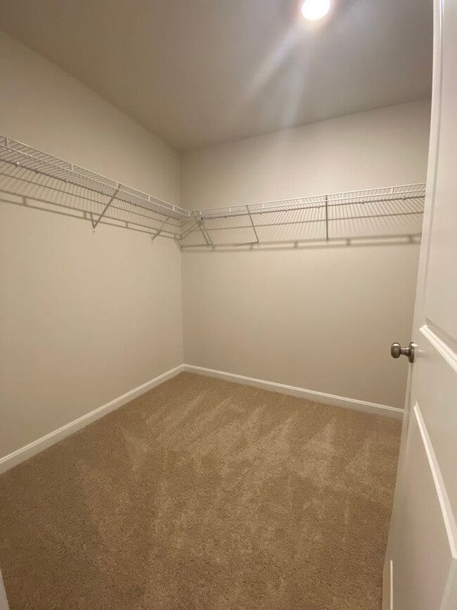 Building Photo - Beautiful Nearly-New 4 Bedroom, 2.5 Bath Home in Ridgley’s Reserve!