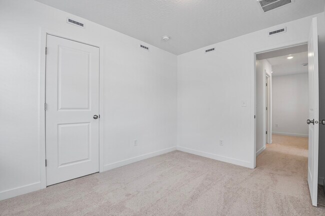 Building Photo - 2389 Wildwood Ln