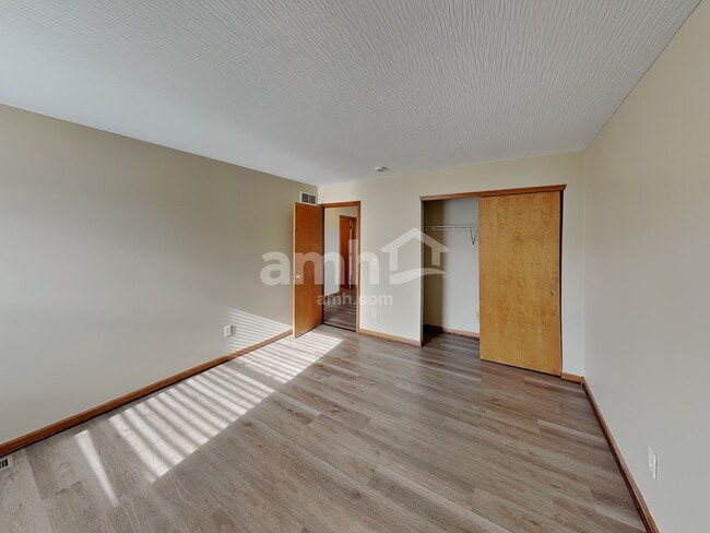 Building Photo - 160 Whittington Pl