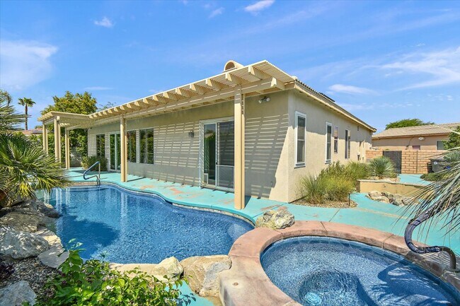 Pool & Spa - 69457 Turnberry Ct