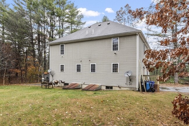 Building Photo - 72 Patterson Rd