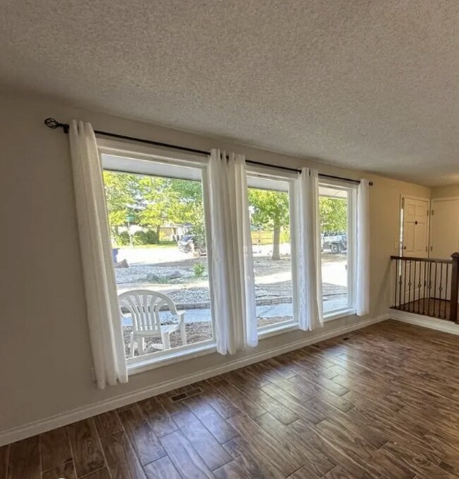 Building Photo - 7337 W Desert Ave