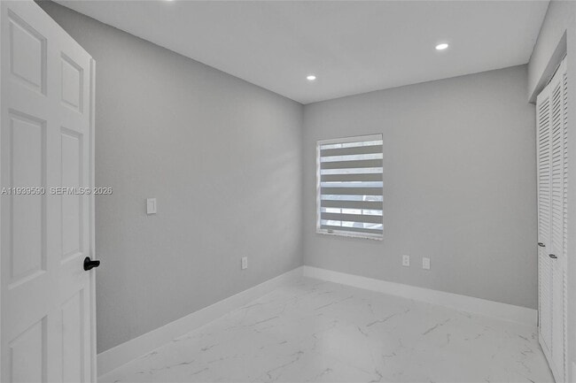 Building Photo - 5314 SW 140th Pl