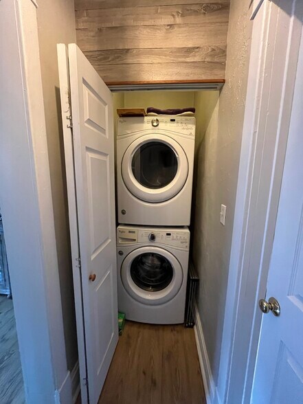 Washer Dryer Included - 314 N Van Buren St