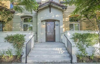 Building Photo - Modern Concord Townhouse 3/2.5 near BART &...