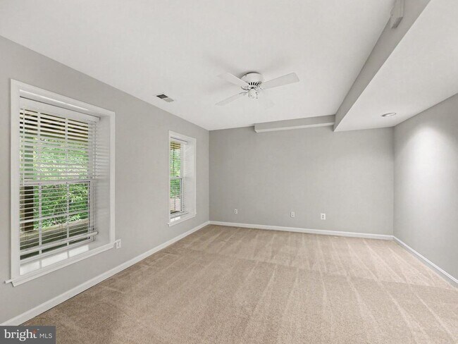 Building Photo - 5641 Eppes Island Pl