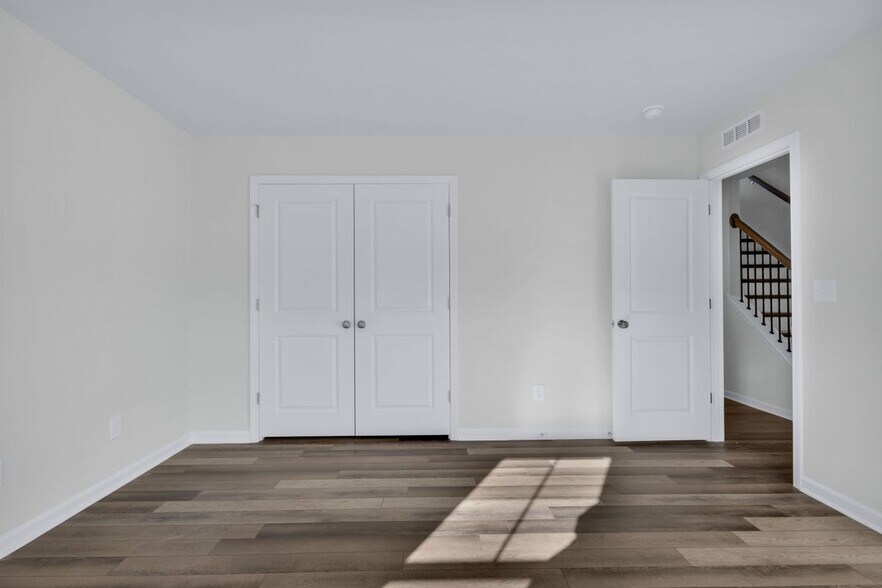 Building Photo - 104 Calvander Ln