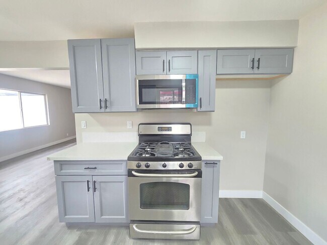 Building Photo - 44414 Andale Ave