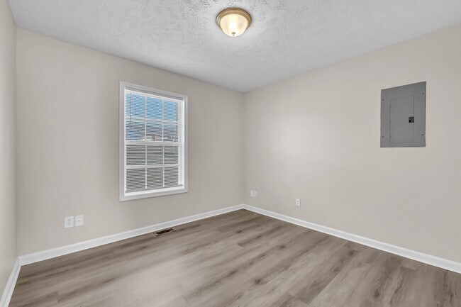 Building Photo - 1006 Bobcat Dr