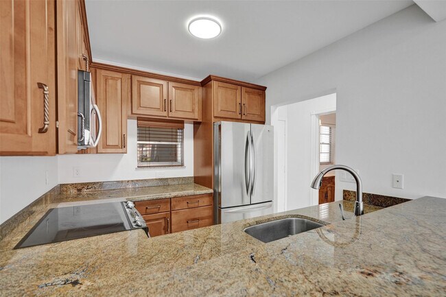 Building Photo - 2201 SE 9th St