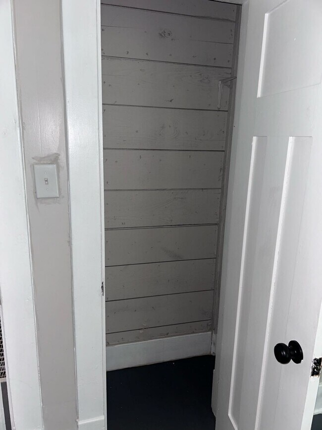 Building Photo - 1925 11th St