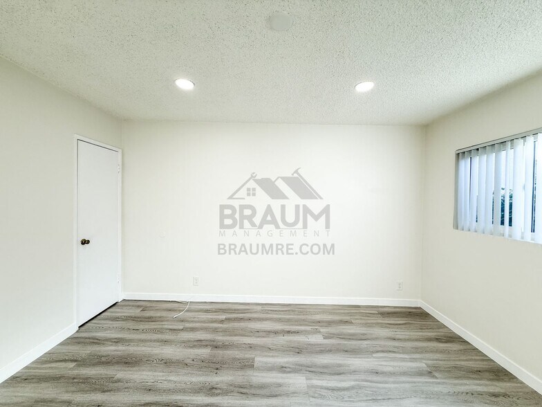 Building Photo - 5433 Sepulveda Blvd