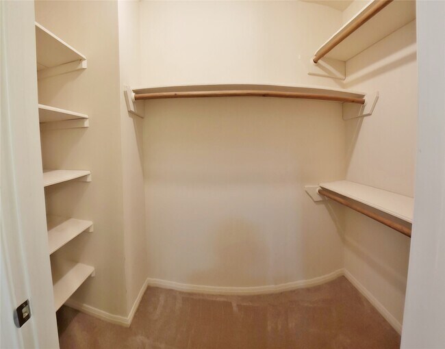 Building Photo - 6607 Tournament Dr