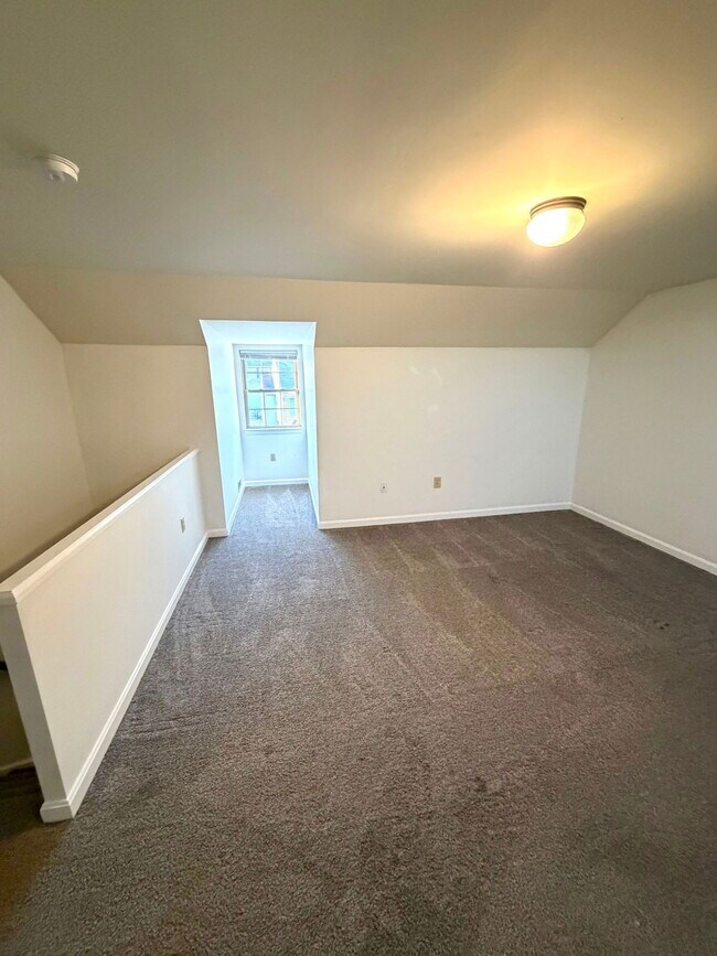 Building Photo - 170 Federal Way