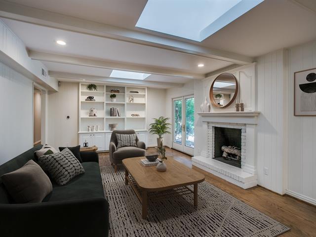 Primary Photo - 6906 Currin Dr