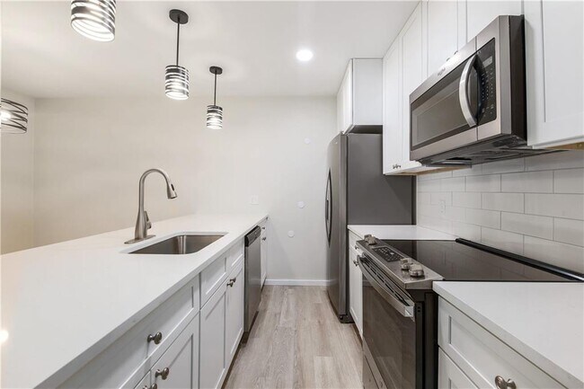 Building Photo - 10616 Mellow Meadow Dr