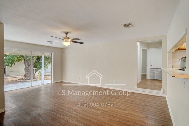 Building Photo - 609 Taft Blvd