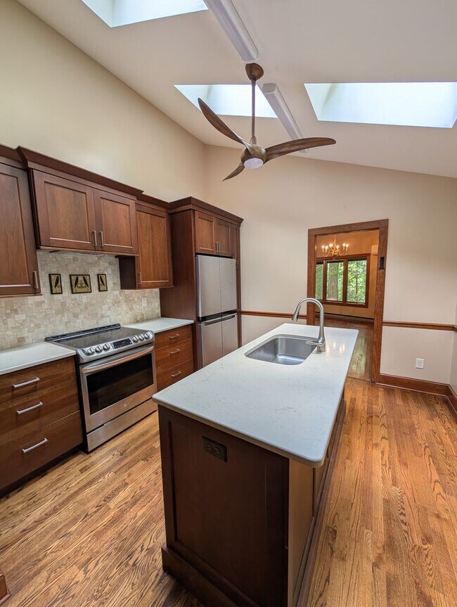 Building Photo - Montreat Rental