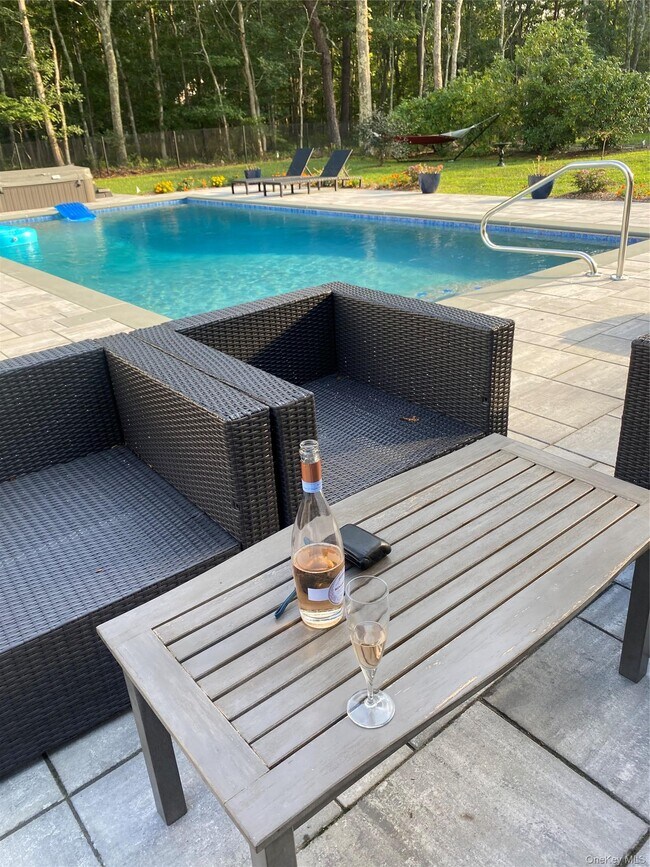 Building Photo - 27 Deer Path