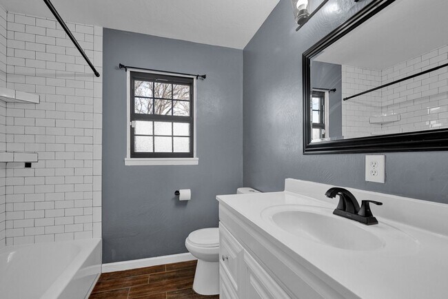 Building Photo - 2918 S Dallas St
