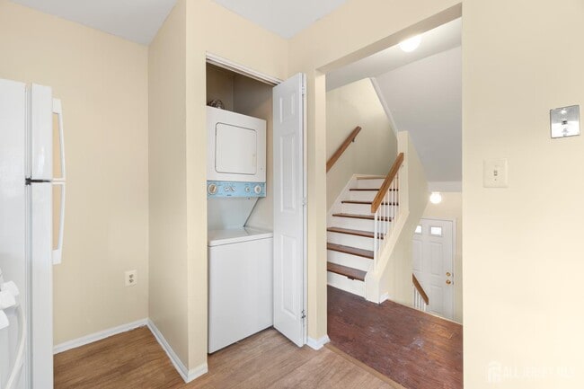 Building Photo - 1606 Madaline Dr