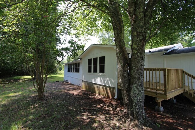 Building Photo - 3915 Foster Dr
