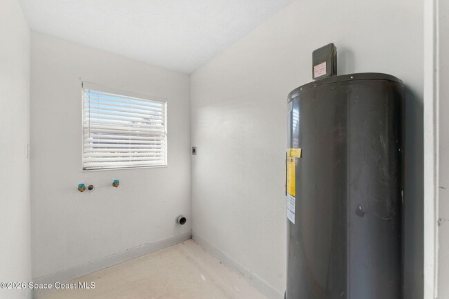 Building Photo - 247 Saldon Ln