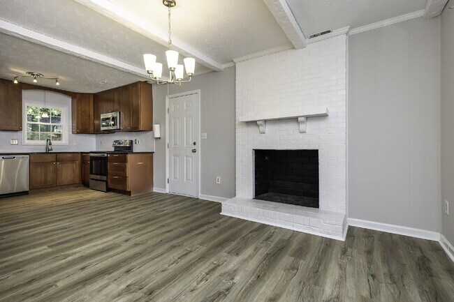 Building Photo - Spacious 3BR/2.5BA with Fenced Yard & Attached Garage in Piedmont $1,850/mo rent