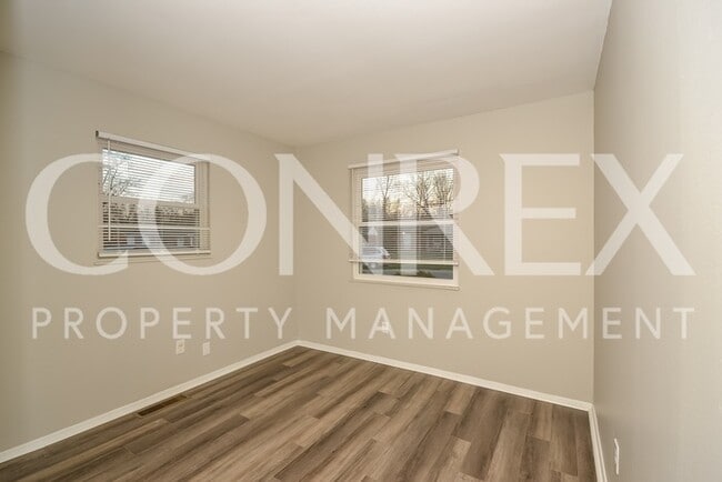 Building Photo - 3 Bedroom with GREAT updates