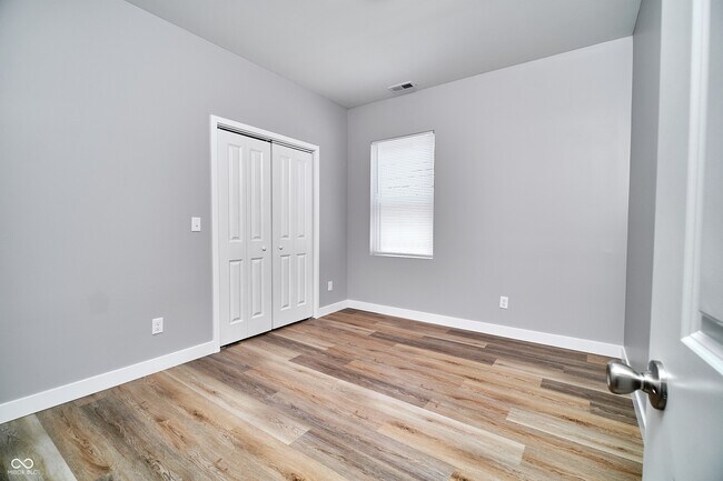 Building Photo - 415 Dequincy St