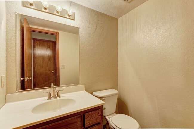 Building Photo - White Oak Canyon Road 10616/10618