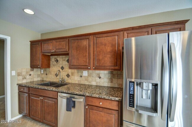 Building Photo - 3022 N 34th Pl