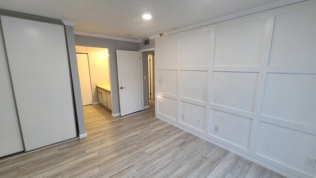 Building Photo - 1019 Dornajo Way