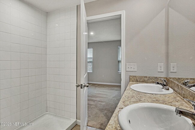 Building Photo - 5958 Creekside Crossing Dr