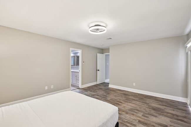 Building Photo - 15642 Pagehurst Dr